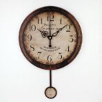 wanduhr mit pendel
