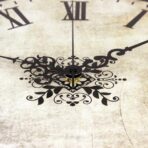 vintage beige uhr