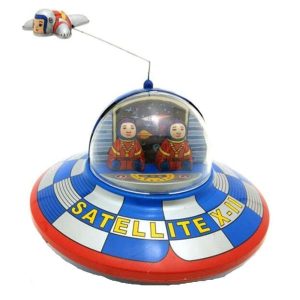 fliegende untertasse spielzeug vintage
